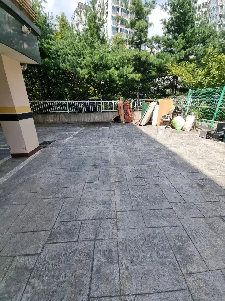공영주차장 구획별 카스토퍼 설치 전경
